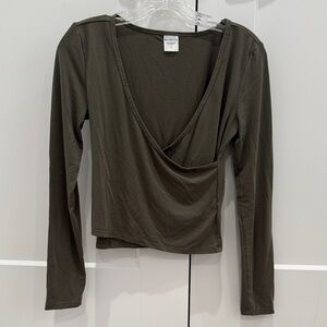 Athleta - XS - Deep V-Neck Long Sleeve Top in Dark Olive